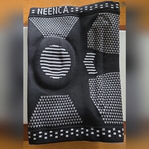 Neenca Black and White Knee Brace